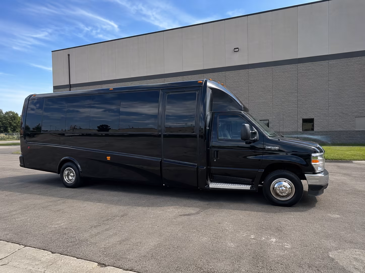 bus rentals for bands and performers traveling through frisco