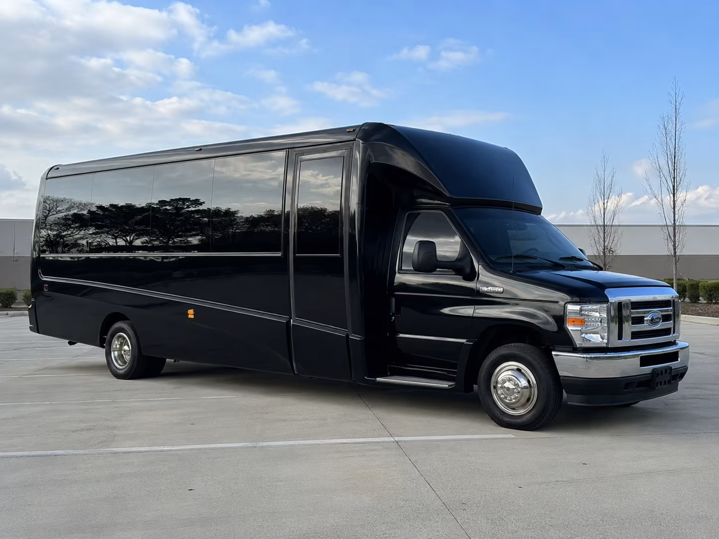 charter buses to dos equis pavilion shows from frisco