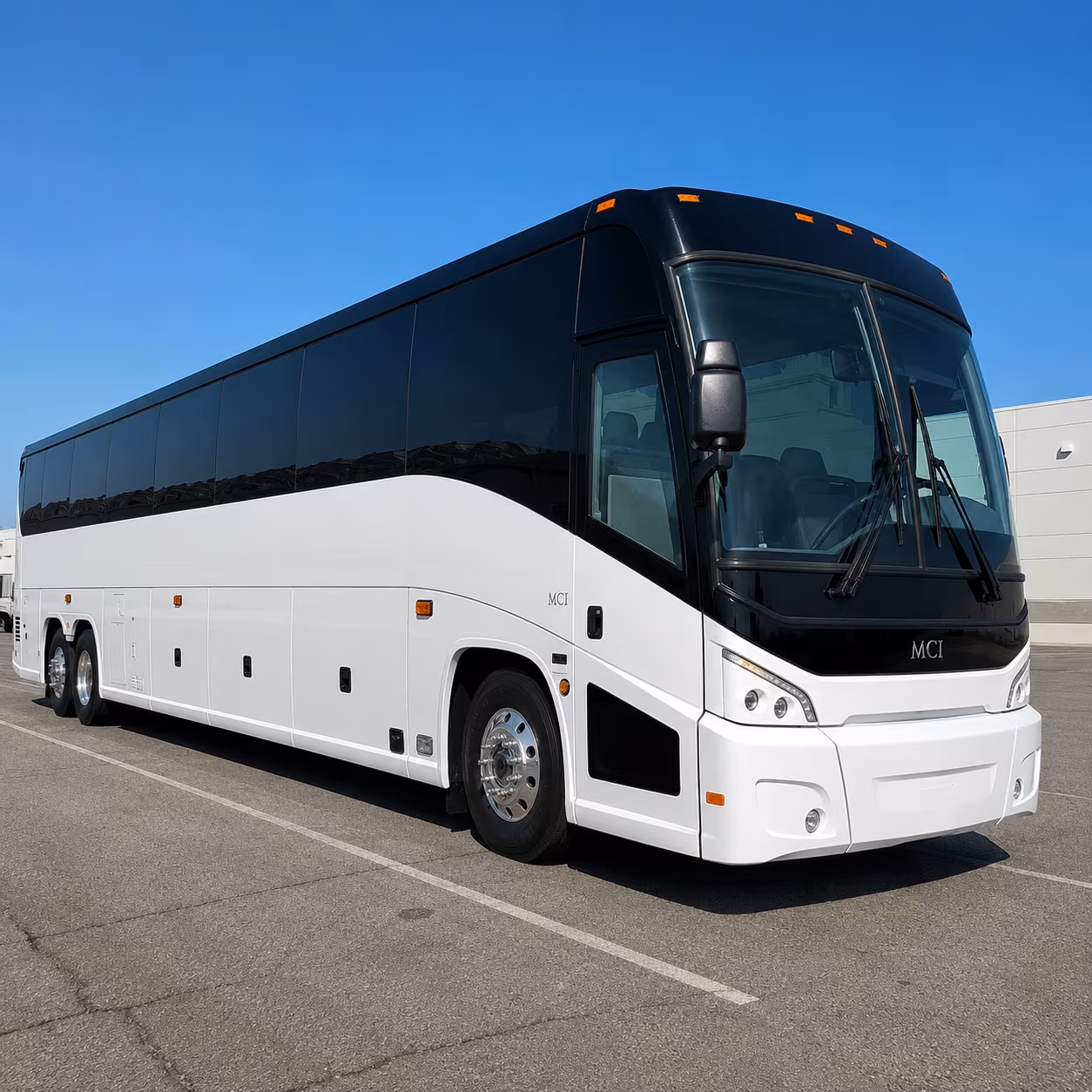 daily commuter shuttle buses along the dallas north tollway