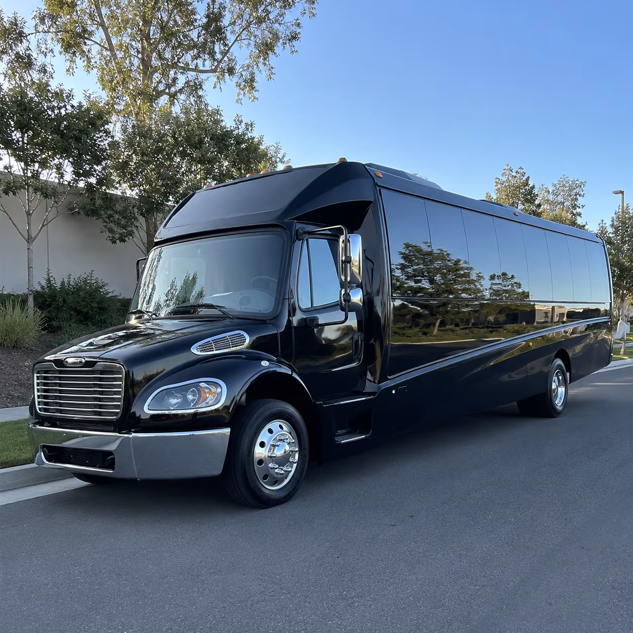frisco 28 passenger minibus