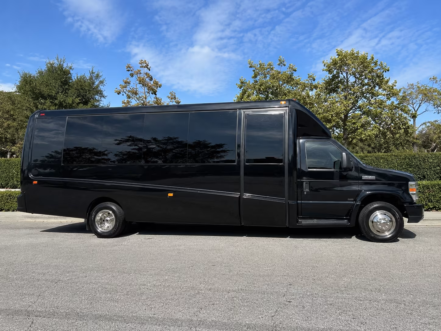 shuttle buses to pavilion at toyota music factory shows